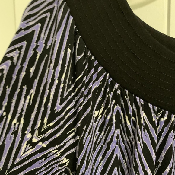 WORTHINGTON Top Blouse black Purple Flowy Jersey Print PS - Picture 3 of 8